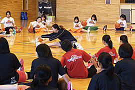 平成25年度オリンピアンふれあい交流事業(北海道県／バスケットボール教室)